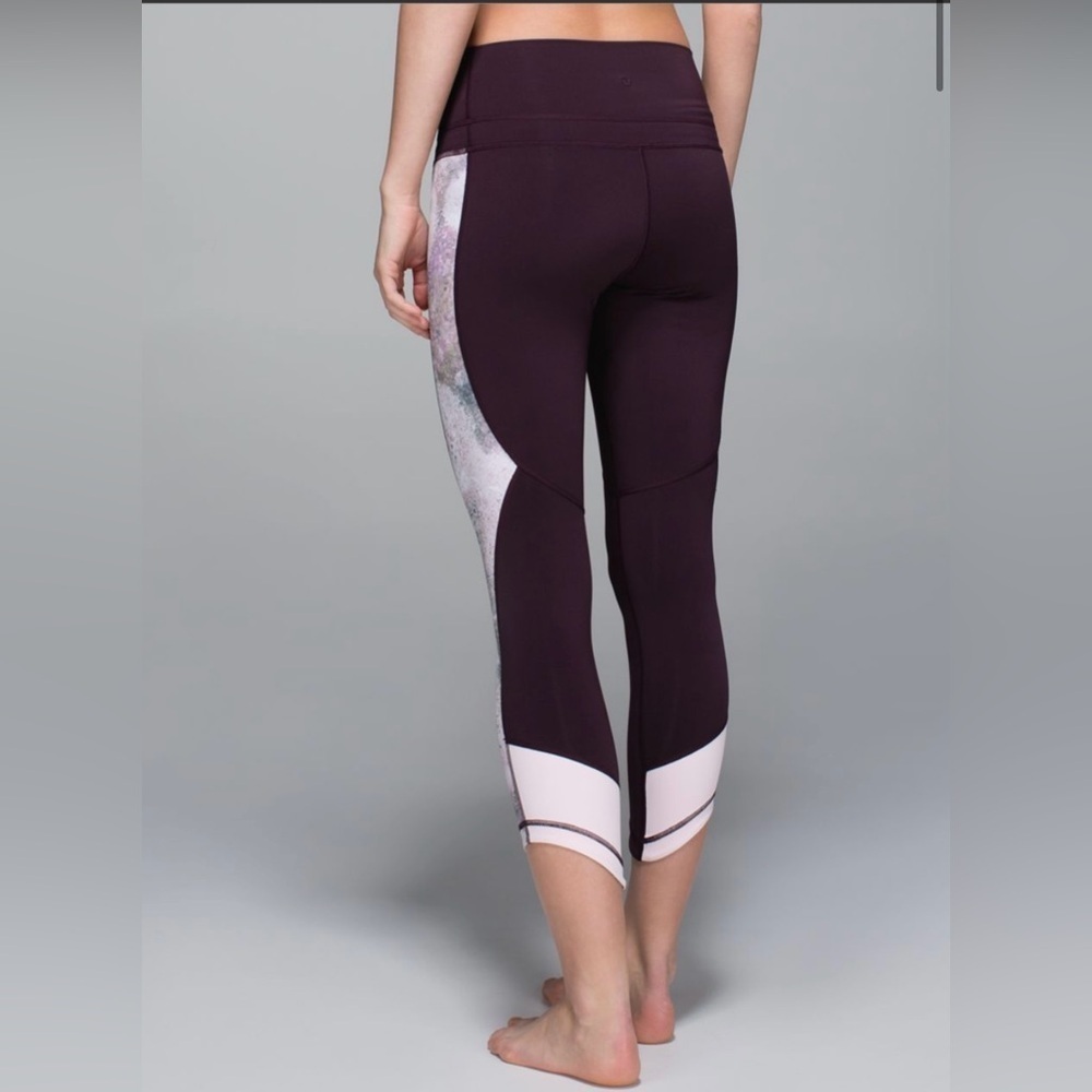Lululemon Retreat 7/8 Pant Black Cherry / Sugar Crush Multi Size 6-8 - Picture 5 of 10